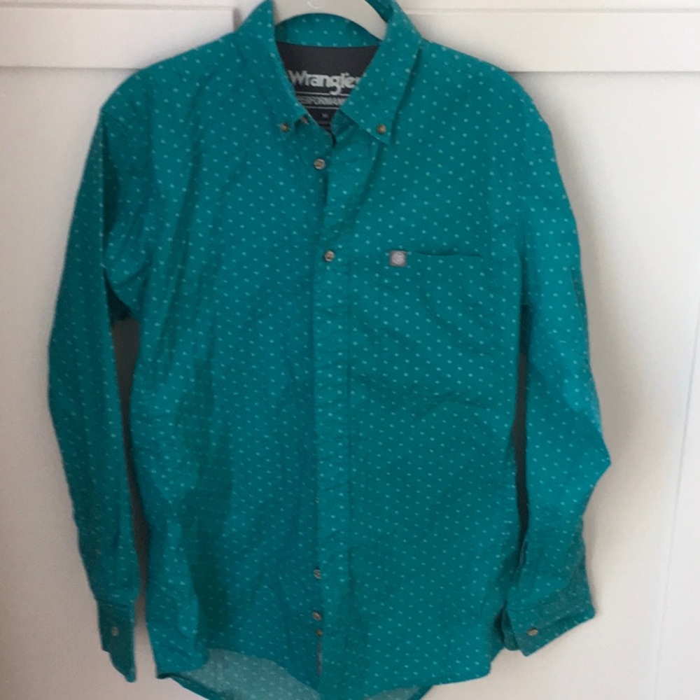WRANGLER Performance Long Sleeve Button Down Shirt